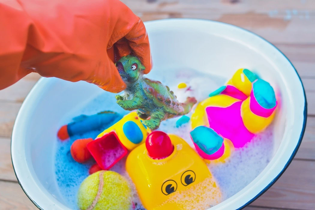 cleaning plastic toys