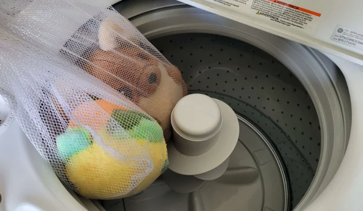 cleaning plush toys