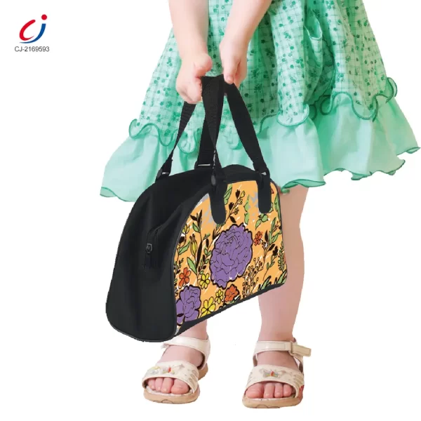 graffiti coloring handbang is grabbed